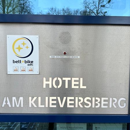 Hotel Am Klieversberg Wolfsburg Bagian luar foto
