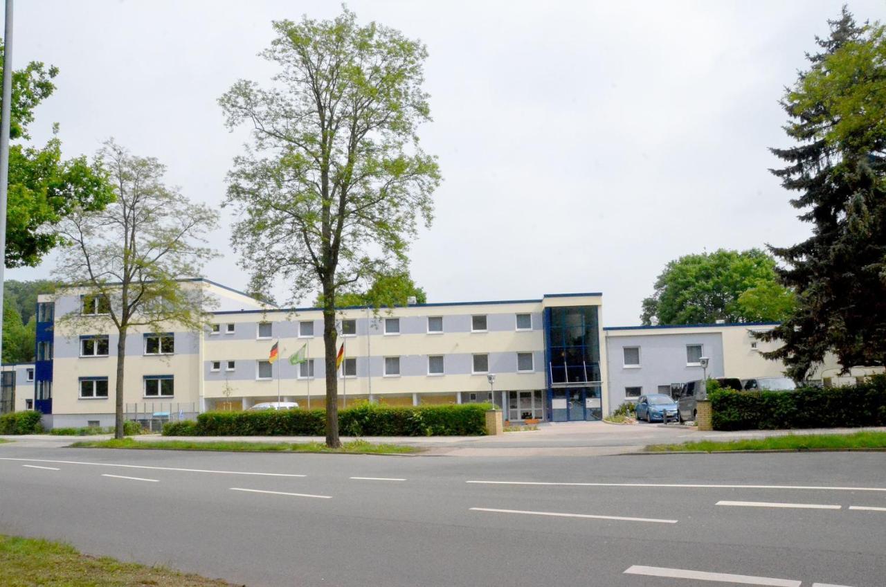 Hotel Am Klieversberg Wolfsburg Bagian luar foto