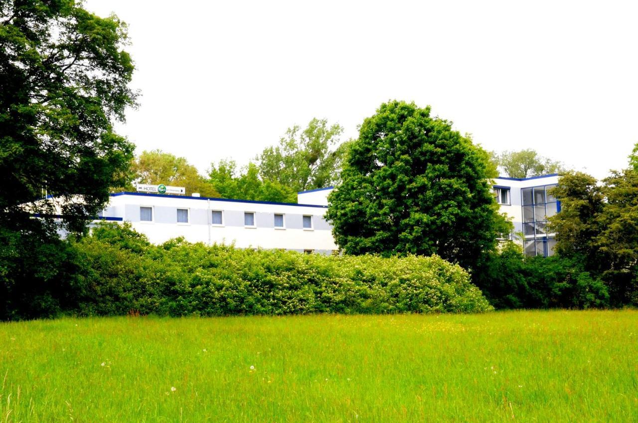 Hotel Am Klieversberg Wolfsburg Bagian luar foto