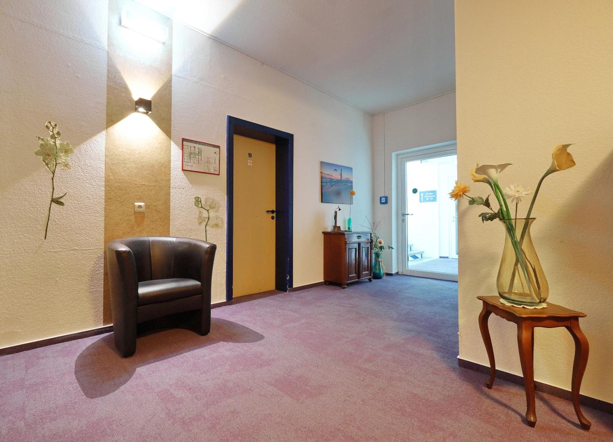 Hotel Am Klieversberg Wolfsburg Bagian luar foto