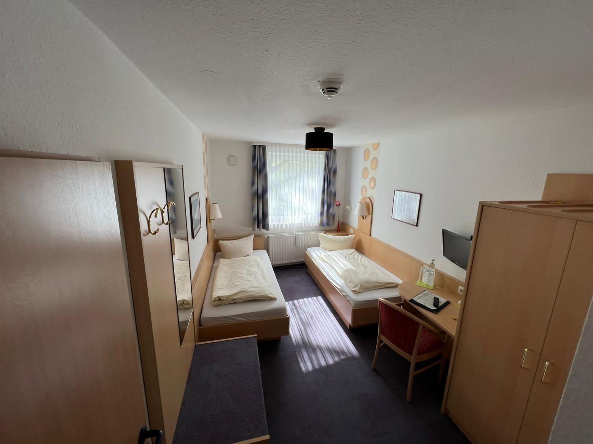 Hotel Am Klieversberg Wolfsburg Bagian luar foto