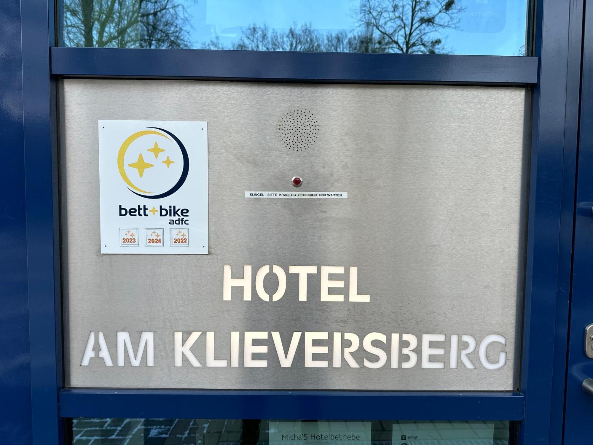 Hotel Am Klieversberg Wolfsburg Bagian luar foto