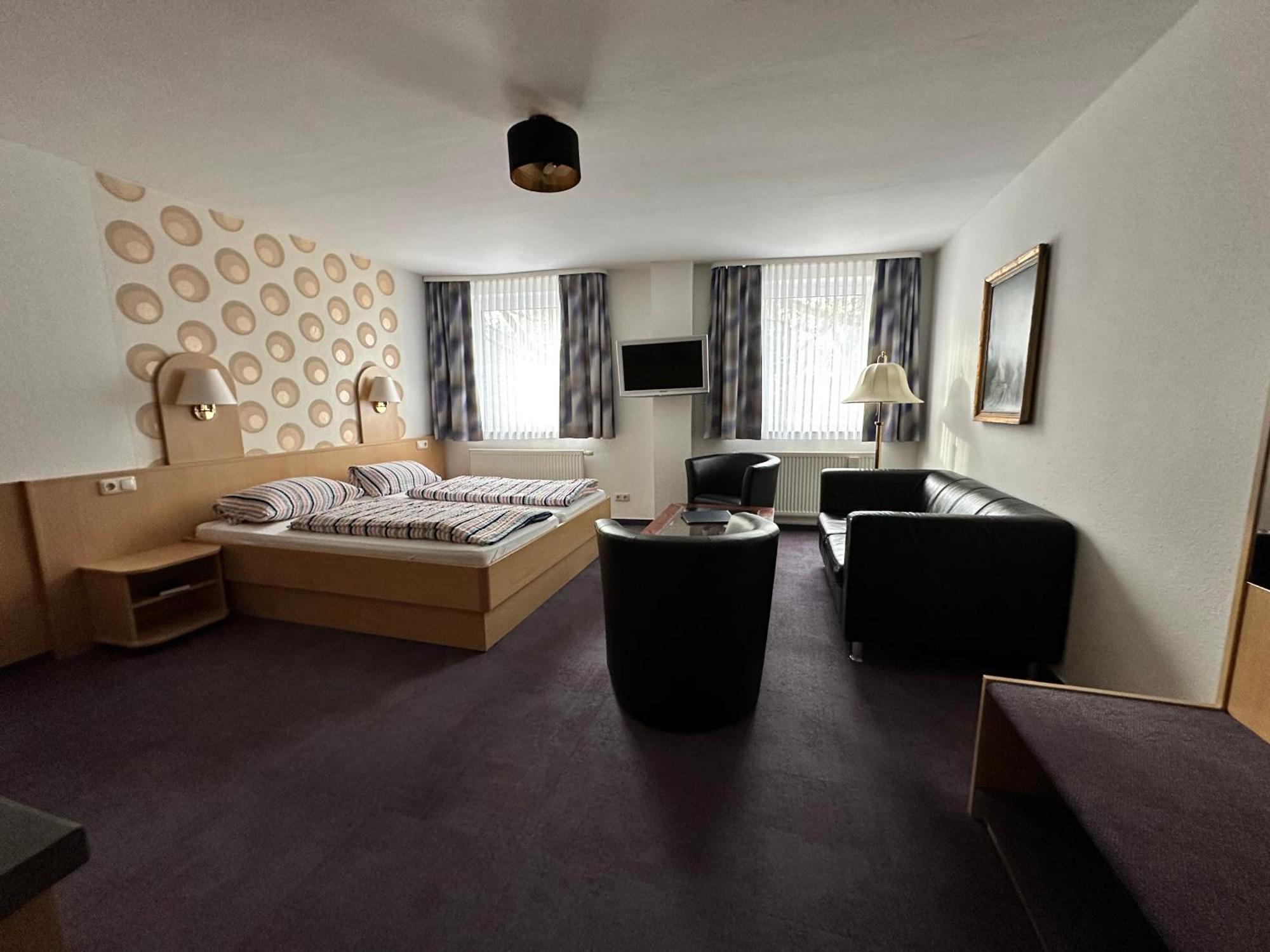 Hotel Am Klieversberg Wolfsburg Bagian luar foto