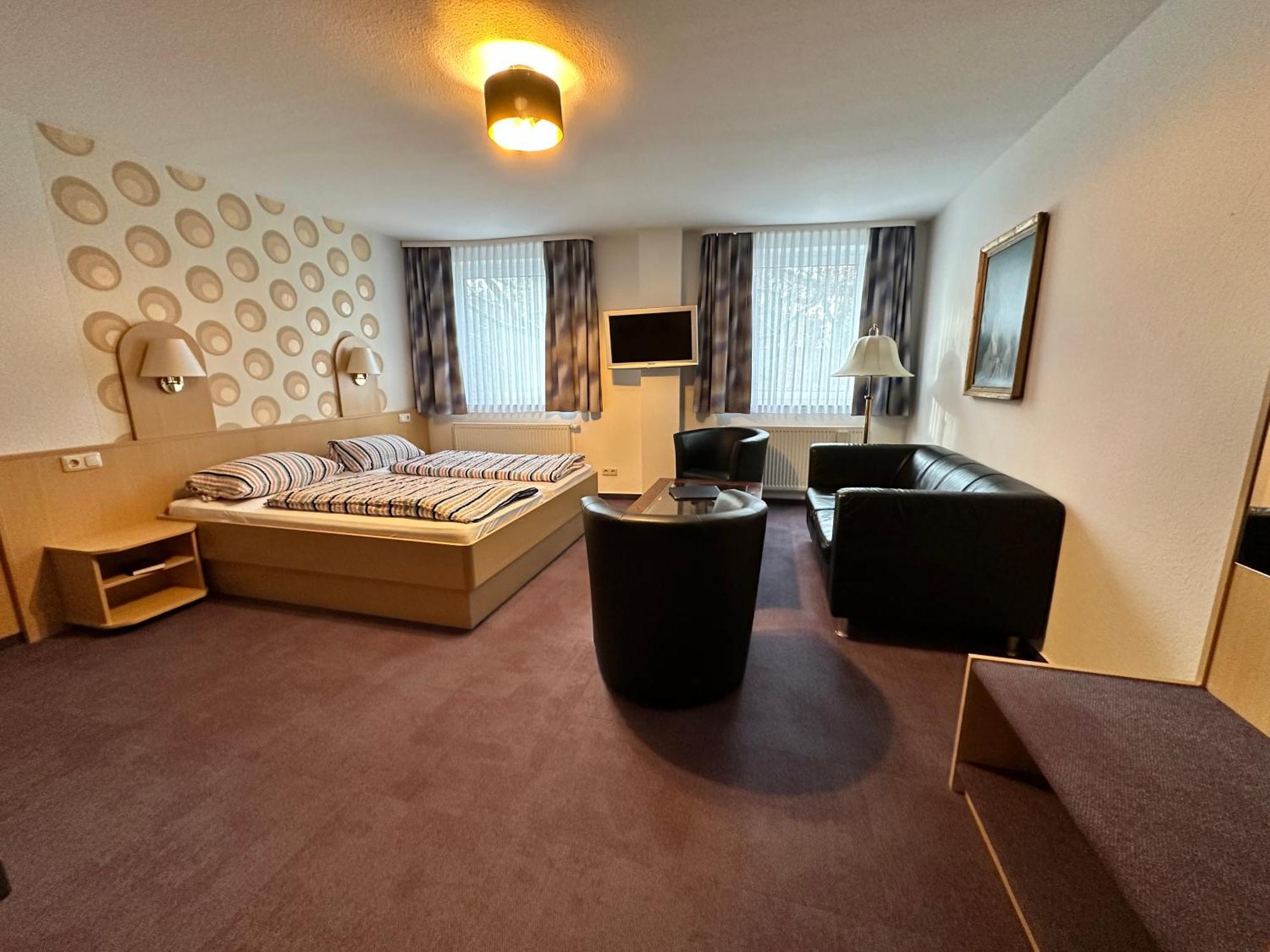 Hotel Am Klieversberg Wolfsburg Bagian luar foto