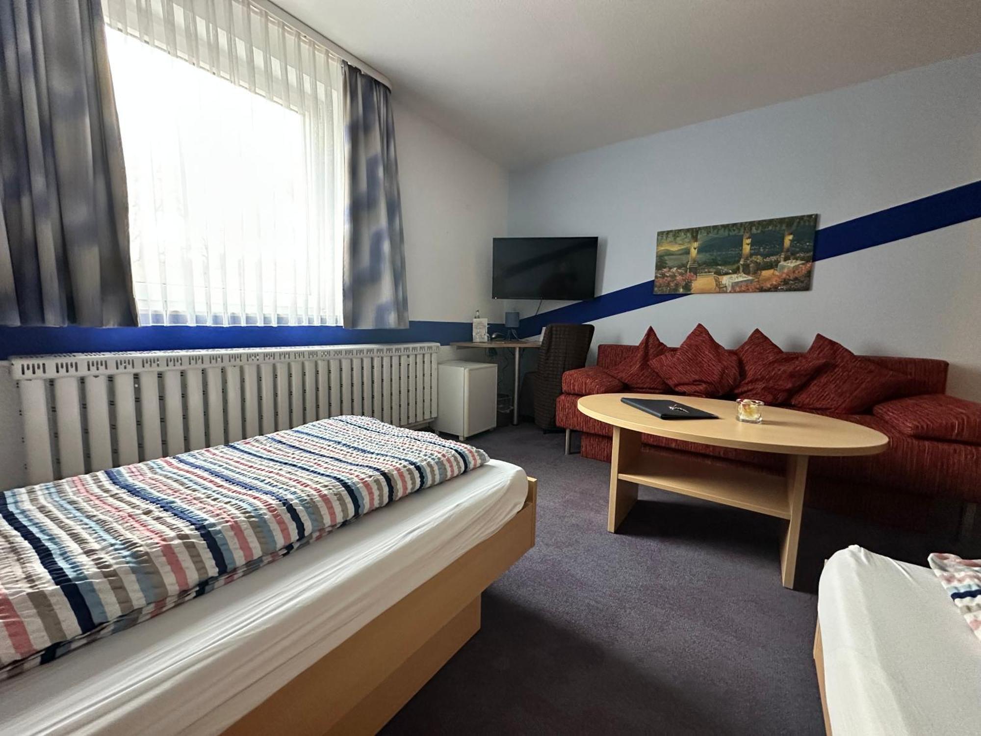 Hotel Am Klieversberg Wolfsburg Bagian luar foto